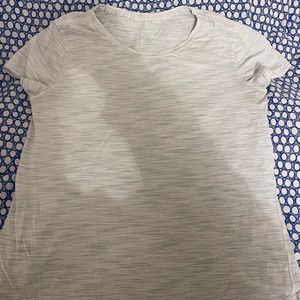 LULULEMON short sleeve t shirt